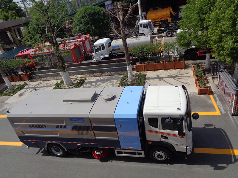 XZL5181TXSBEV型純電動(dòng)洗掃車